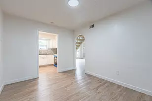 2008 Clubridge Dr, Carrollton, TX 75006 - Photo 7