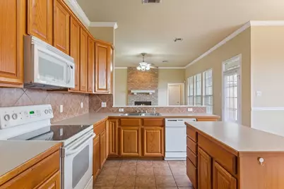 10136 Aragon Drive, Waco, TX 76708 - Photo 17