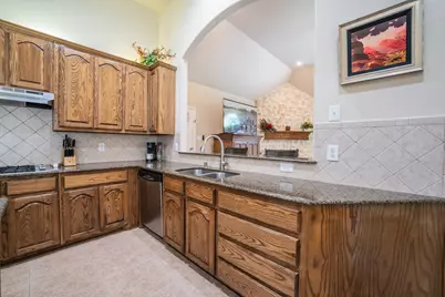 10514 Huffines Drive, Rowlett, TX 75089 - Photo 15