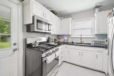 4006 Curzon Avenue, Fort Worth, TX 76107 - Photo 11