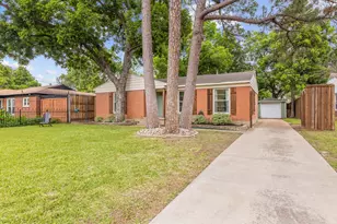 114 E Ireland Dr, Irving, TX 75062 - Photo 5