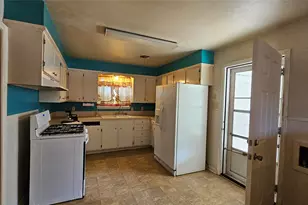 408 Buchanan St, Whitesboro, TX 76273 - Photo 3