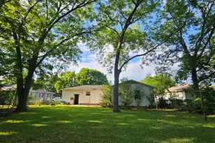 408 Buchanan St, Whitesboro, TX 76273 - Photo 17
