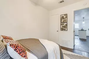 2215 5th Ave, Fort Worth, TX 76110 - Photo 11