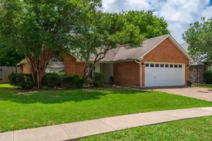5916 Hillglen Dr, Watauga, TX 76148 - Photo 3