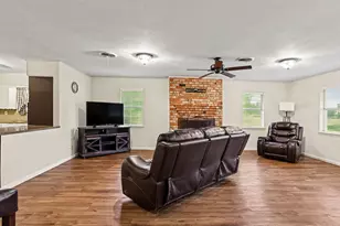 219 W Jefferson St, Palmer, TX 75152 - Photo 9