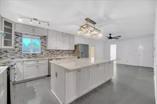 1401 Greentree Ln, Garland, TX 75042 - Photo 11