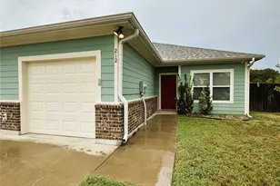212 Lasso Cir, Mabank, TX 75143 - Photo 1