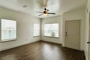 212 Lasso Cir, Mabank, TX 75143 - Photo 3