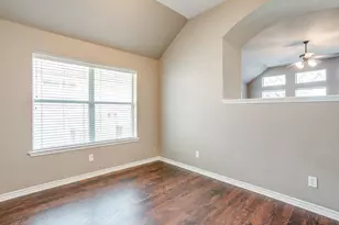 732 Evergreen Ct, Burleson, TX 76028 - Photo 13