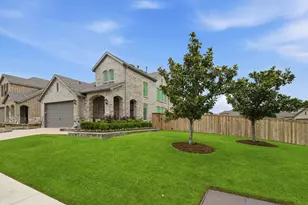 3529 Tulip Dr, Aubrey, TX 76227 - Photo 3