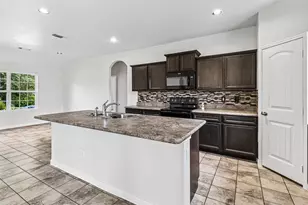 2979 Driftwood Ln, Lancaster, TX 75146 - Photo 7