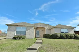 300 Rosewood Ln, Cedar Hill, TX 75104 - Photo 1