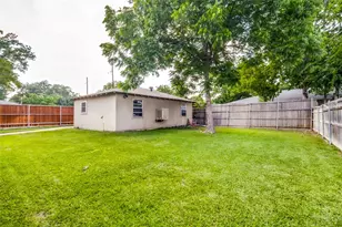 10605 Le Mans Dr, Dallas, TX 75238 - Photo 23