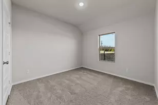 610 Stone Holw Dr, Van Alstyne, TX 75495 - Photo 11