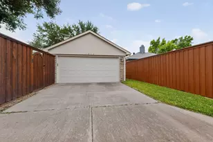 1917 Village Creek Dr, Garland, TX 75040 - Photo 23