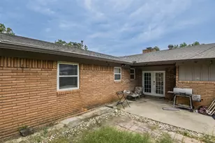 1200 Desiree Ln, Hurst, TX 76053 - Photo 23