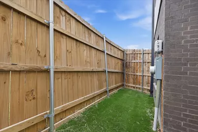 453 W Morphy Street, Fort Worth, TX 76104 - Photo 39