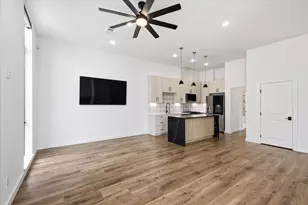 453 W Morphy St, Fort Worth, TX 76104 - Photo 9