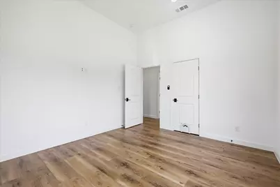 453 W Morphy Street, Fort Worth, TX 76104 - Photo 33