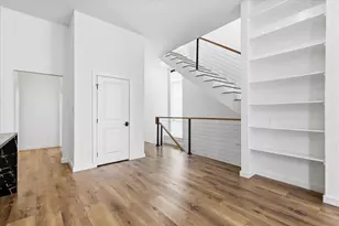 453 W Morphy St, Fort Worth, TX 76104 - Photo 13