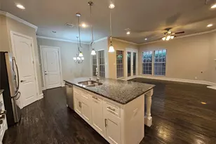 988 Shadyside Ln, Dallas, TX 75223 - Photo 9