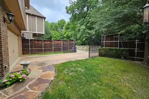 988 Shadyside Ln, Dallas, TX 75223 - Photo 39