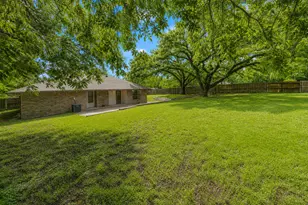 1001 Rosebud Dr, Azle, TX 76020 - Photo 31