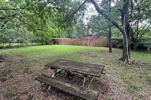 817 E Scott St, Sherman, TX 75090 - Photo 3