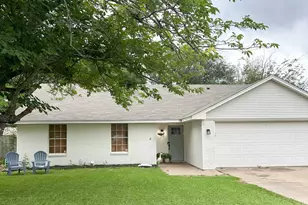 102 Bryn Mawr Ln, Waxahachie, TX 75165 - Photo 1