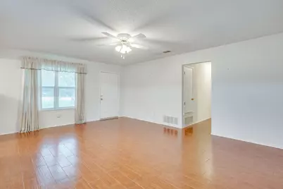 506 E McFarland Street, Grandview, TX 76050 - Photo 9