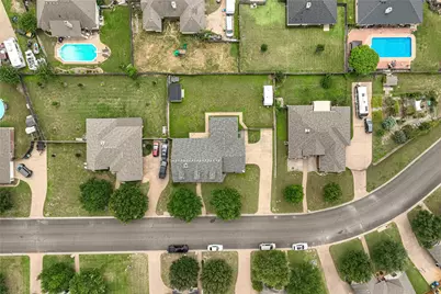 429 W Wall Street, Hewitt, TX 76643 - Photo 5