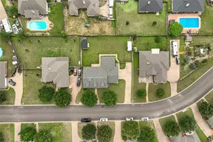 429 W Wall St, Hewitt, TX 76643 - Photo 5