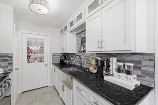 450 Price Dr, Lewisville, TX 75067 - Photo 9