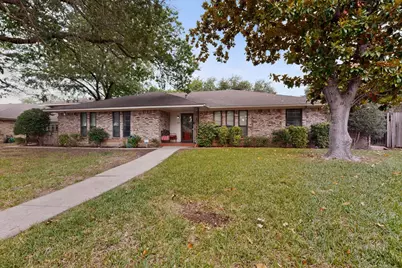 1305 Briarbrook Drive, DeSoto, TX 75115 - Photo 3