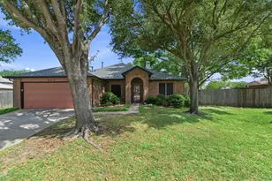 929 Hiawatha Ln, Saginaw, TX 76131 - Photo 1