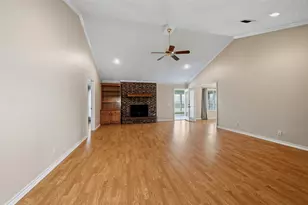 2502 Evelyn Rd, Whitesboro, TX 76273 - Photo 5