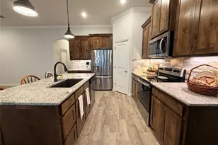 4007 Gallivant Dr, Granbury, TX 76049 - Photo 11