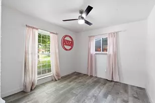 714 S Deerfield Cir, Arlington, TX 76015 - Photo 17