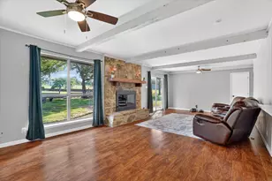 100 Green Meadows Cir, Springtown, TX 76082 - Photo 5