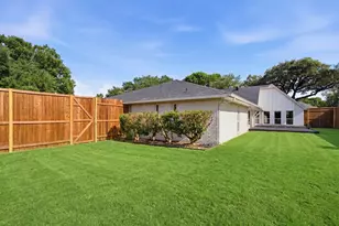 9737 Burney Dr, Dallas, TX 75243 - Photo 35