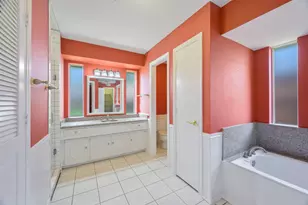 9233 Middle Glen Dr, Dallas, TX 75243 - Photo 23