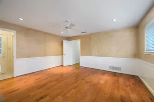 9233 Middle Glen Dr, Dallas, TX 75243 - Photo 15