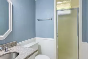 9233 Middle Glen Dr, Dallas, TX 75243 - Photo 13