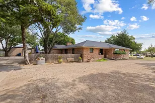 804 Lark Ln, Oak Leaf, TX 75154 - Photo 1