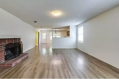 638 Silvertop Road, Arlington, TX 76002 - Photo 11