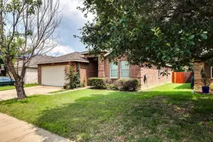 638 Silvertop Rd, Arlington, TX 76002 - Photo 3