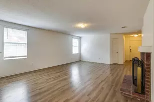 638 Silvertop Rd, Arlington, TX 76002 - Photo 9