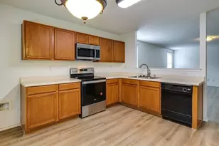 638 Silvertop Rd, Arlington, TX 76002 - Photo 5