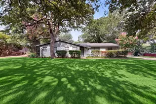 341 Arcadia St, Hurst, TX 76053 - Photo 3